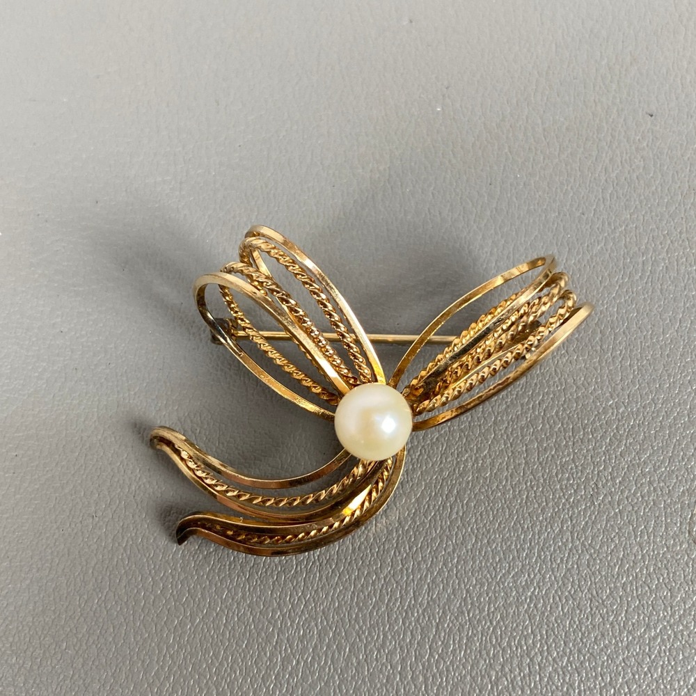 Winard Vintage 12K Gold Filled Pearl Ribbon Bow Brooch Pin Gold Textured